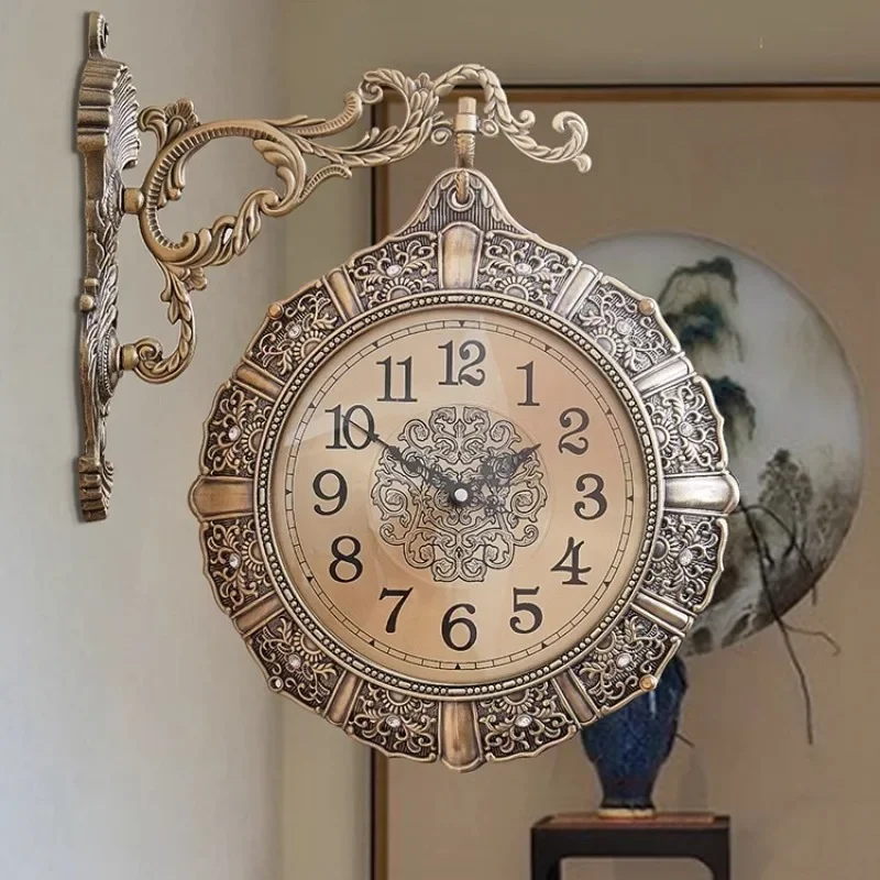 Luxury Lifestyle Aesthetics - İskandinav Retro Oturma Odası Duvar Saati